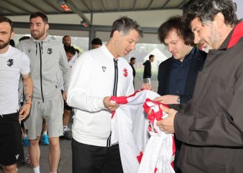 “მენტალური სიმახინჯე სიბნელეა” – კობახიძე