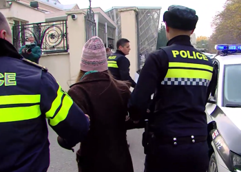 ბაია მარგიშვილი სასამართლოს ეზოში დააკავეს