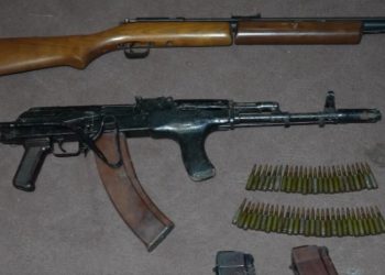 სამეგრელოს პოლიციამ ცეცხლსასროლი იარაღი და საბრძოლო მასალა ამოიღო – დაკავებულია 3 პირი