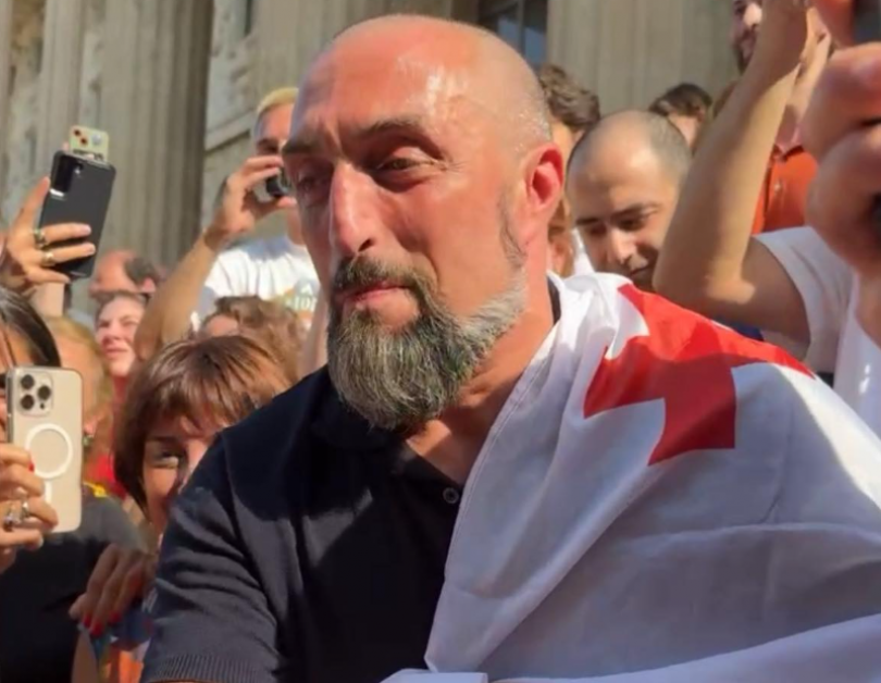 გიორგი ახობაძის განცხადებით, თავს დაესხნენ