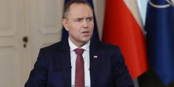 პოლონეთის პრეზიდენტმა კაროლ ნავროცკიმ ვიქტორ ორბანთან შეხვედრა მისი მოსკოვში ვიზიტის გამო გააუქმა