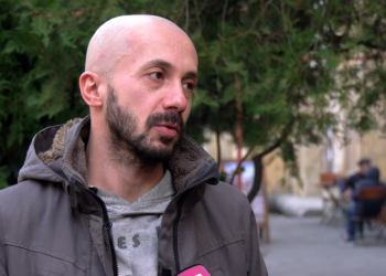 აქტივისტმა პოლიციელს უჩივლა