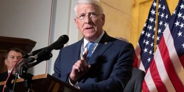 უკრაინა არ უნდა იყოს იძულებული, ომის დამნაშავე პუტინს მიწები დაუთმოს – უიკერი