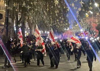 რუსთაველის გამზირი გადაიკეტა – მარშები ჯერ არ მისულან გამზირამდე