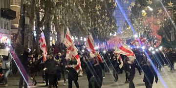 რუსთაველის გამზირი გადაიკეტა – მარშები ჯერ არ მისულან გამზირამდე