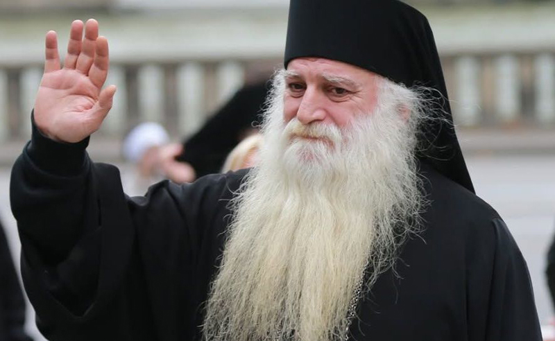 ოპოზიციონერო პოლიტიკოსებო, მოაზროვნე ქართველებო, სახლში როგორ ჩერდებით, როცა ხედავთ დიდს თუ პატარას არ ინდობენ? – არქიმანდრიტი დოროთე