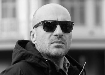 “ოცნების” ლოგიკით, თუ ახალ ბინაში აღმოაჩინეთ იარაღი, შეგიძლიათ  ეზოში  ბავშვებს სახეში ესროლოთ” – ირაკლი ჟვანია