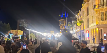 რუსული სიმღერა ერას მოედანზე – რა ვიდეო ვრცელდება სოციალურ ქსელში