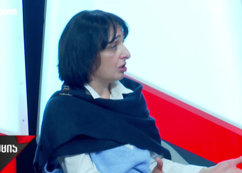 რას ჰყვება ქალი, რომელიც რუსთაველის მიმდებარედ ცხოვრობს – “როგორც ტარაკნებს, ისე გვიყრიდნენ ბალონებს სახლებში, ეზოებში”