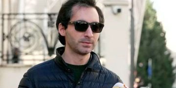 ექიმი დავით ჩახუნაშვილი საქალაქო სასამართლოში გამოკითხვაზე მივიდა