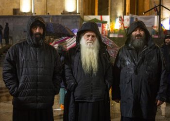 “დაიცავით სამშობლო გაბოროტებული მთავრობისგან” – არქიმანდრიტი