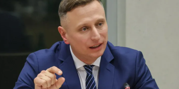 “ეს შეცდომა არ არის, ეს სერიოზული დანაშაულია” – ევროპარლამენტარი წყლის ჭავლში ქიმიური იარაღის გამოყენებაზე