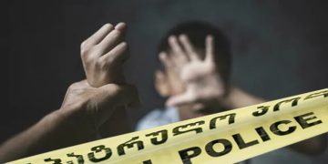 როგორ იმართლებს სკოლა თავს, სადაც მოსწავლეს სავარაუდოდ გაუპატიურებით დაემუქრნენ