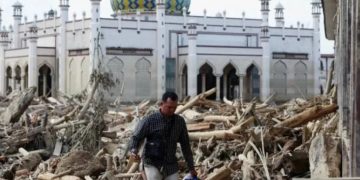 ინდონეზიაში წყალდიდობის შედეგად დაღუპულთა რაოდენობამ 900-ს გადააჭარბა