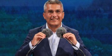 “ზოდელავასთან 157-ჯერ, ბურჭულაძესთან 110-ჯერ, მანჯგალაძესთან 29-ჯერ, ბერიძესთან 26-ჯერ, ნადირაძესთან 21-ჯერ” – სუსი თვლის, რომ დათვლილი ზარები მტკიცებულებაა