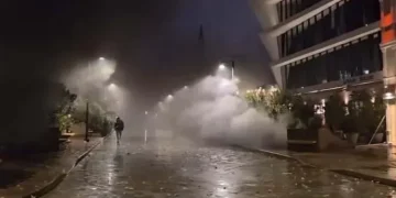 ორბელიანის მოედანზე რამდენიმე მანქანა დაიწვა