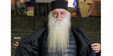 “მოსე, გადამიღე პირველი ფოტო უჯვროდ” – მამა დოროთე რუსთაველზეა