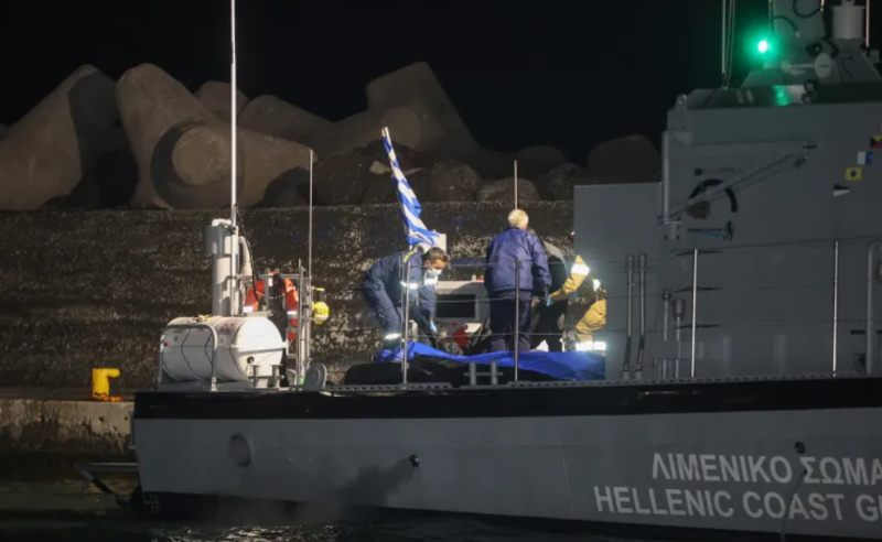 კუნძულ კრეტას სამხრეთით მიგრანტების ნავი ჩაიძირა – დაღუპულია 17 ადამიანი