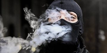 “მხედველობის დაზიანება, სისხლდენა ცხვირიდან, გონების კარგვა, სისხლიანი ამონახველი, იმუნიტეტის დაქვეითება, კბილების გაფუჭება” – რა სიმპტომებს ასახელებს თორნიკე როინიშვილი