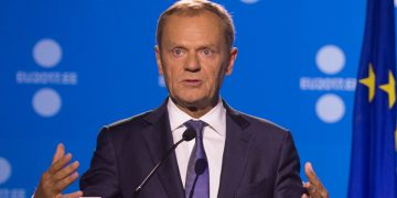 “არჩევანი მარტივია: ფული დღეს, ან სისხლი ხვალ” – ტუსკი