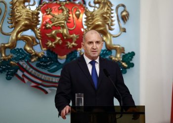 ბულგარეთის პრეზიდენტი რუმენ რადევი თანამდებობიდან გადადგა