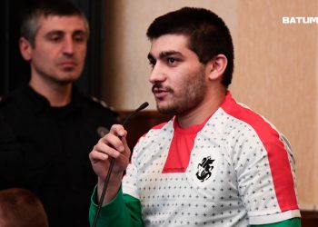 მოსამართლეს ვკითხავდი, თვითონ თუ ფიქრობს, რომ ჩვენი ბედი აშხაბადში უნდა წყდებოდეს – რეზო კიკნაძე