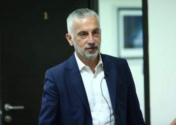 კახა ბექაურმა comcom-ი დატოვა