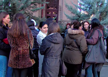 რა ბედი ელის 89-ე საჯარო სკოლას – პროტესტი სამინისტროსთან