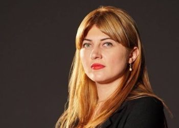 “3 შვილის დედას, ტროტუარზე დგომის გამო უპირებენ სისხლით დაჭერას!” – მარიკა არევაძე