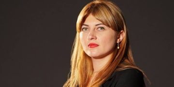 “3 შვილის დედას, ტროტუარზე დგომის გამო უპირებენ სისხლით დაჭერას!” – მარიკა არევაძე