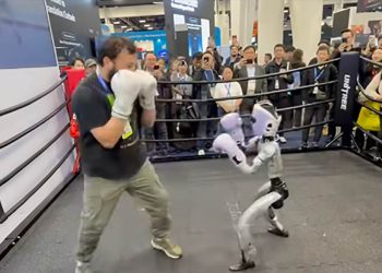 “მე ვარ პირველი ქართველი, ვინც რობოტი სცემა” – ვიდეო