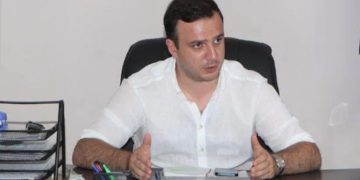 ჩოხატაურის საკრებულოს თავმჯდომარე დავით შარაშიძე პოლიციელზე ჯგუფური ძალადობის ბრალდებით დააკავეს