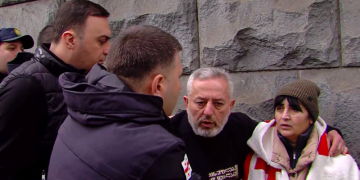 ხმაური და დაპირისპირება პარლამენტთან