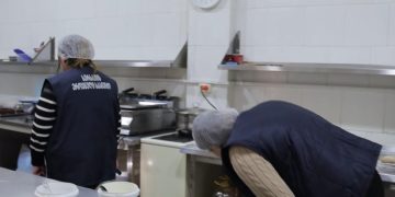 თბილისში შემოწმებული 13-დან 10 კვების ობიექტში დარღვევებია – 8 მათგანს საქმიანობა შეუჩერდა – სეს