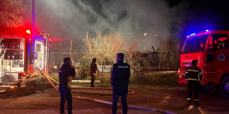 ზუგდიდში დევნილების ყოფილი საცხოვრებელი დაიწვა