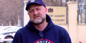 ,, 5 წუთის წინ ყველა გაყარა გარეთ…  სხვა მხრივ მხიარული პროცესია“ -ზურაბ ჯაფარიძე