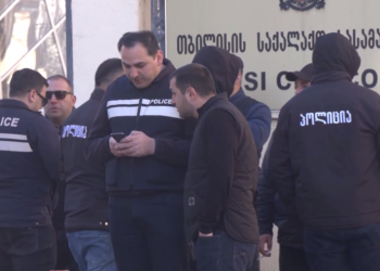 სასამართლოში უსაფრთხოების განსაკუთრებული ზომებია ამოქმედებული – პერიმეტრს კრიმინალური პოლიცია აკონტროლებს