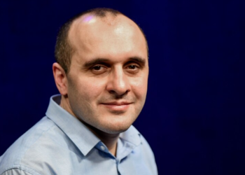 ტროტუარზე დგომისთვის სასამართლოში საიას იურისტი გიორგი გოცირიძე დაიბარეს