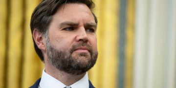 ჯეი დი ვენსი დღეს აზერბაიჯანს ეწვევა