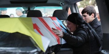 უკრაინაში დაღუპული ქართველი მებრძოლი საკუთარ სახლში გადაასვენეს