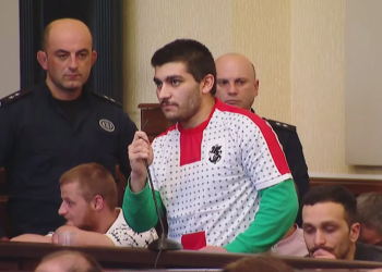 ,, ფარისევლებმა რა რაოდენობის ცრემლიც არ უნდა აფრქვიონ, ყოველთვის გვახსოვდეს, თუ სად იდგნენ, როცა ქვეყნის ყოფნა-არყოფნის ბედი წყდებოდა” – რეზო კიკნაძე