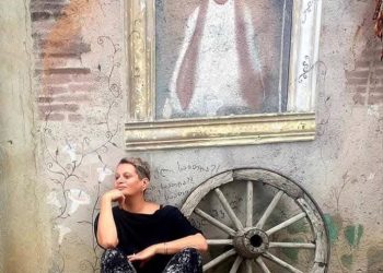 ,, გამორთეთ ტელევიზორი!!!! მოშორდით ახალ ამბებს!!!!” – ლალი მოროშკინა