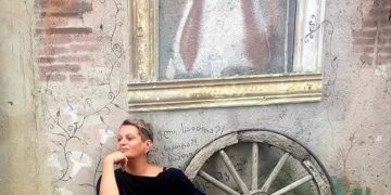 ,, გამორთეთ ტელევიზორი!!!! მოშორდით ახალ ამბებს!!!!” – ლალი მოროშკინა