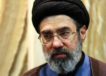 ალი ხამენეის ვაჟი და მისი პოტენციური მემკვიდრე ავიადარტყმის შედეგად დაჭრეს – მედია