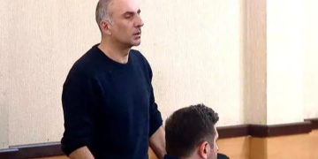 მოსამართლემ ალეკო ელისაშვილი პატიმრობაში დატოვა