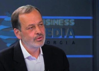 პრეცედენტი არ არის მსოფლიოში… მეშინია, ფასები არ გაიქცეს – ლაშა პაპაშვილი პლასტიკის აკრძალვაზე