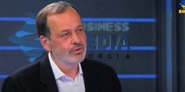 პრეცედენტი არ არის მსოფლიოში… მეშინია, ფასები არ გაიქცეს – ლაშა პაპაშვილი პლასტიკის აკრძალვაზე