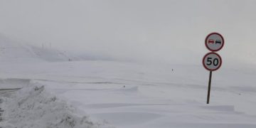 გუდაური-კობის მონაკვეთზე აკრძალულია ყველა სახის ტრანსპორტის მოძრაობა – გზების დეპარტამენტი