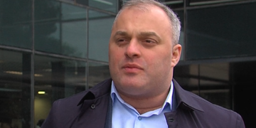 ,, ხოდა ლელოს მინდა ვკითხო.. რაზე ედიალოგებით ამ ჯალათებს ?“ – თენგო თევზაძე