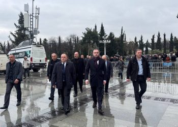 სამების ტაძარში გიორგი გვარაკიძე თანამშრომლებთან ერთად მივიდა